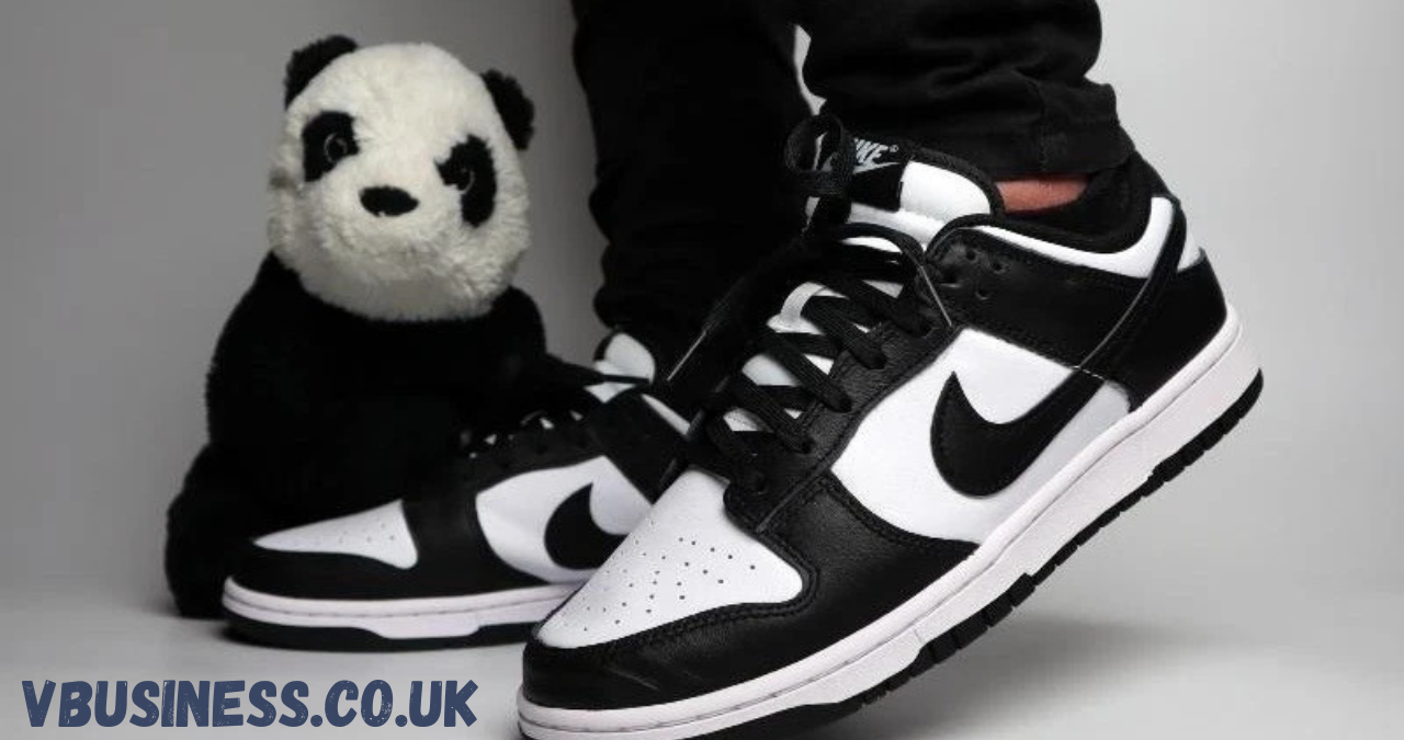 pink and black dunks